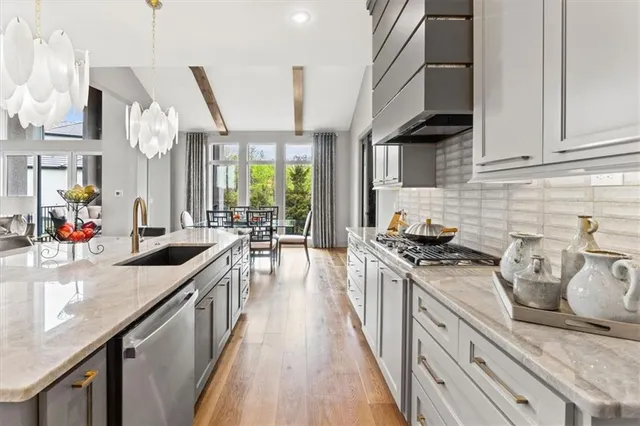 $1,278,490 | 6101 Northwest 58th Street, Kansas City, MO 64151