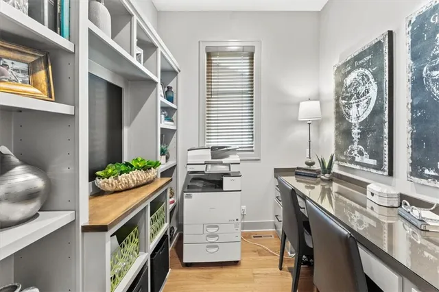 $1,278,490 | 6101 Northwest 58th Street, Kansas City, MO 64151