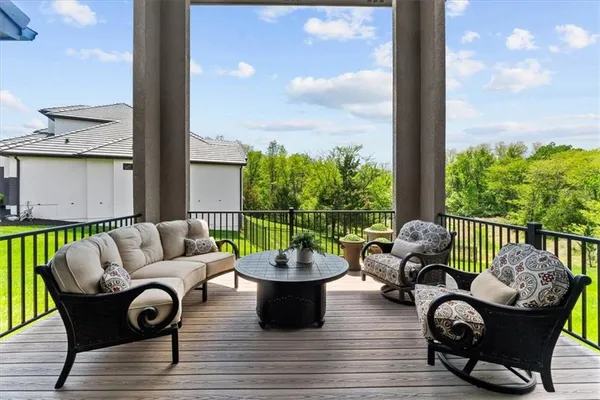 $1,278,490 | 6101 Northwest 58th Street, Kansas City, MO 64151