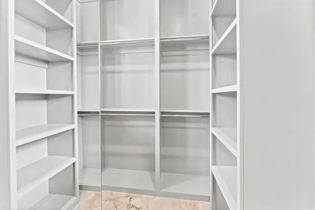 $1,278,490 | 6101 Northwest 58th Street, Kansas City, MO 64151