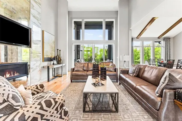 $1,278,490 | 6101 Northwest 58th Street, Kansas City, MO 64151