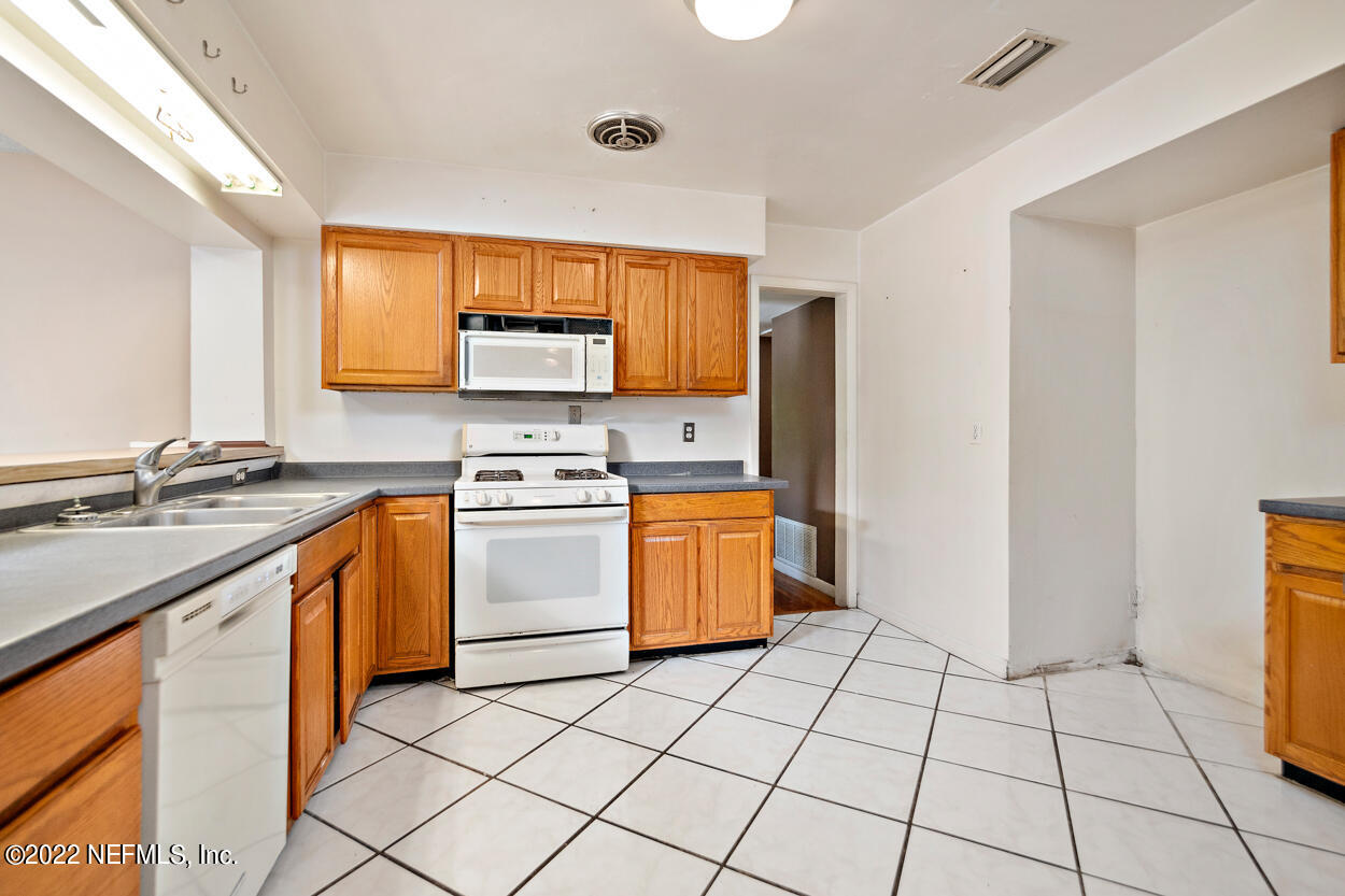 7381 May Apple Road Jacksonville, FL 32211 - Photo 7 of 17 A6B2B240-A69B-461D-BEDF-20994B2DB26C