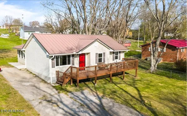 $229,900 | 807 South 8th Street, La Follette, TN 37766