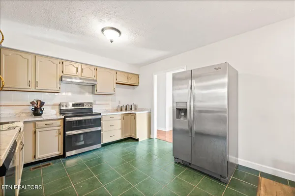 $229,900 | 807 South 8th Street, La Follette, TN 37766