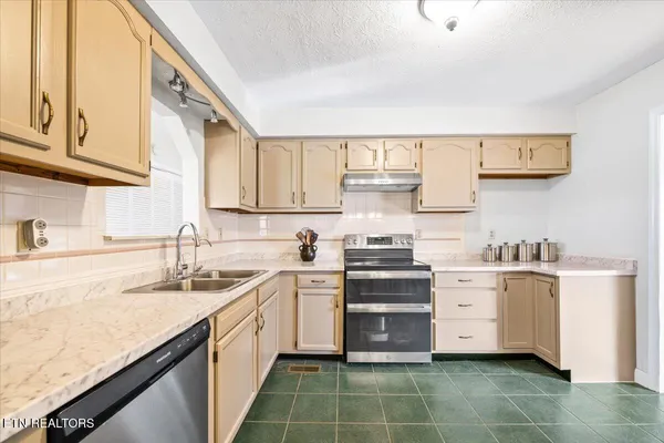 $229,900 | 807 South 8th Street, La Follette, TN 37766