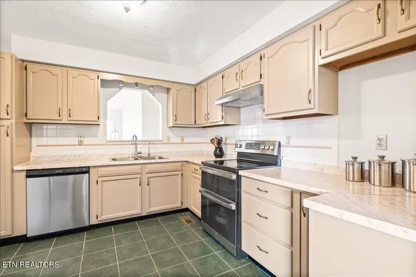 $229,900 | 807 South 8th Street, La Follette, TN 37766