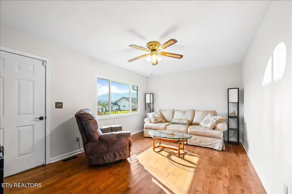 $229,900 | 807 South 8th Street, La Follette, TN 37766