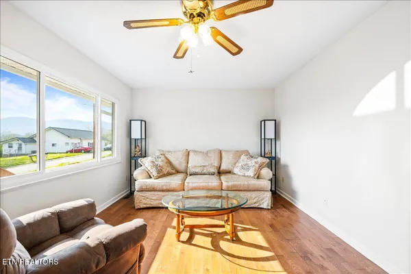 $229,900 | 807 South 8th Street, La Follette, TN 37766