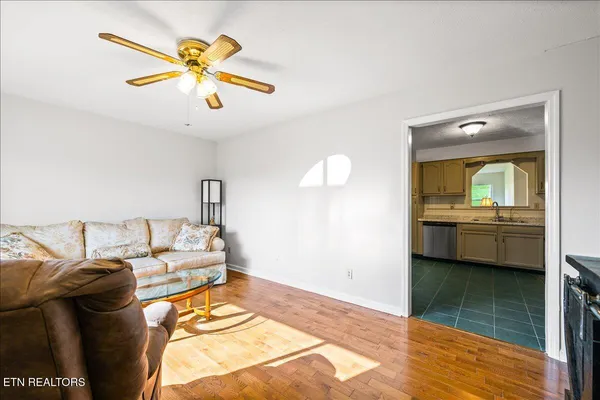 $229,900 | 807 South 8th Street, La Follette, TN 37766