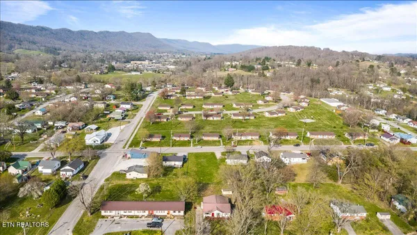 $229,900 | 807 South 8th Street, La Follette, TN 37766