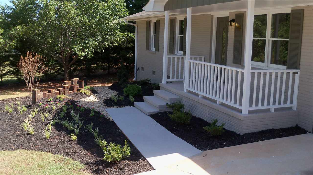 914 North Major Road Belton, SC 29627 - Photo 2 of 9