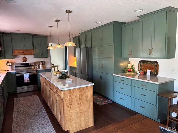 $395,000 | 484 County Road 304, Poplar Bluff, MO 63901