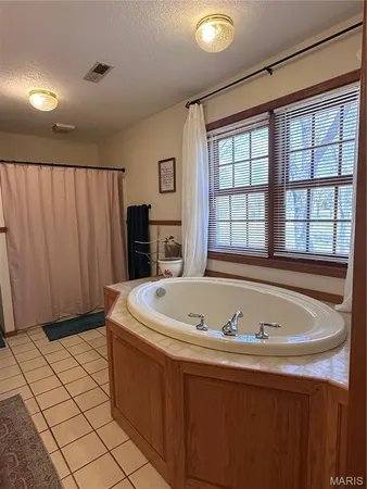 $395,000 | 484 County Road 304, Poplar Bluff, MO 63901