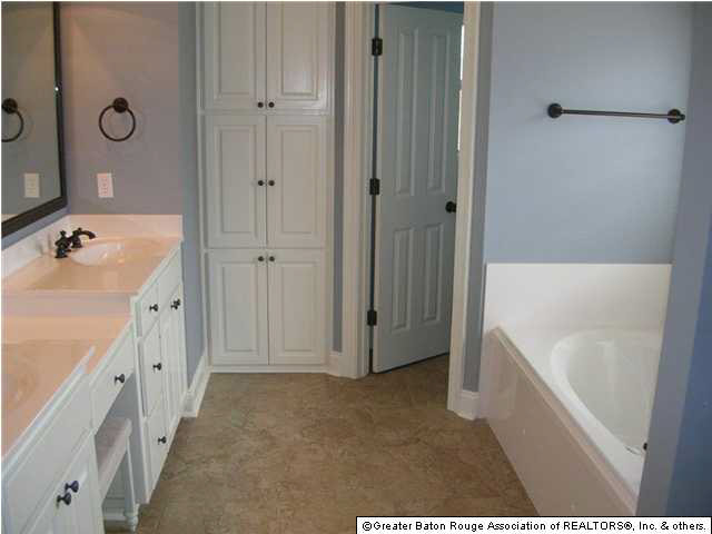 10707 Springtree Avenue Baton Rouge, LA 70810 - Photo 14 of 21 Gallery Image 14