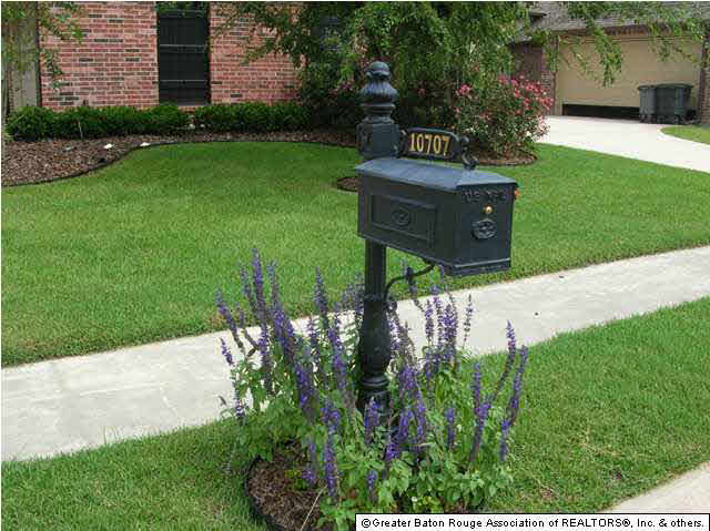 10707 Springtree Avenue Baton Rouge, LA 70810 - Photo 2 of 21 Gallery Image 2