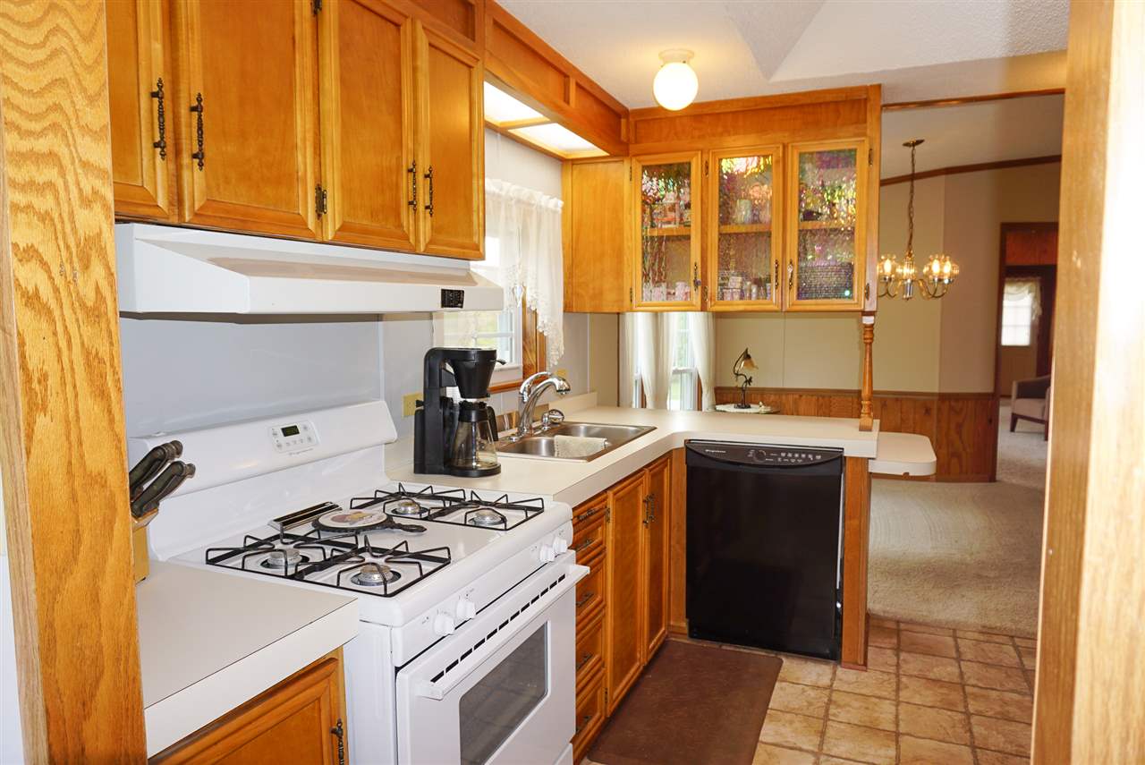 932 Carlisle Road Traverse City, MI 49696 - Photo 10 of 46 1867369-9.JPG