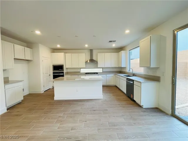 $3,200 | 10237 Mystic Falls Drive, Las Vegas, NV 89141