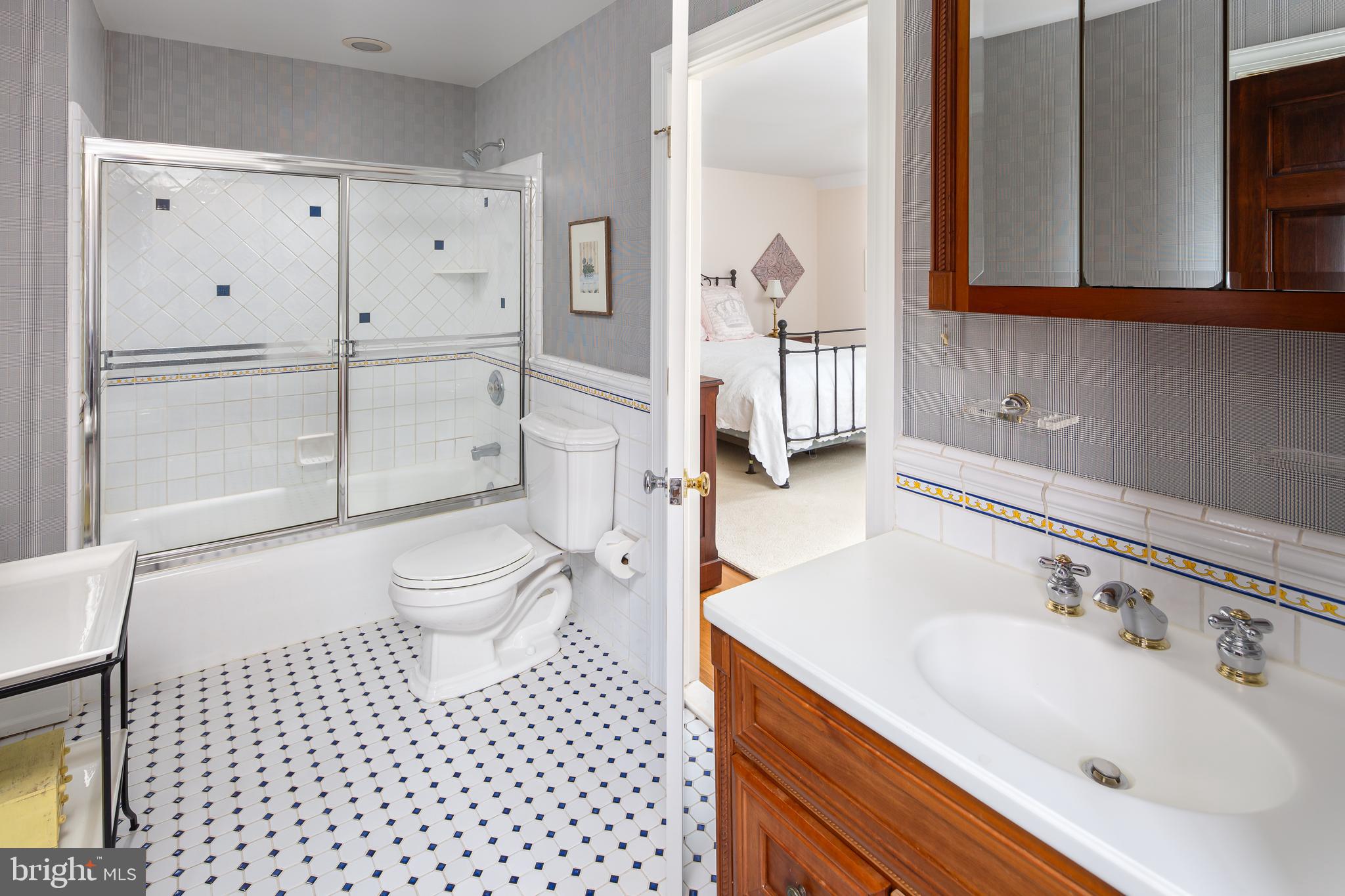 458 Huston Road Wayne, PA 19087 - Photo 31 of 47 En Suite Bathroom