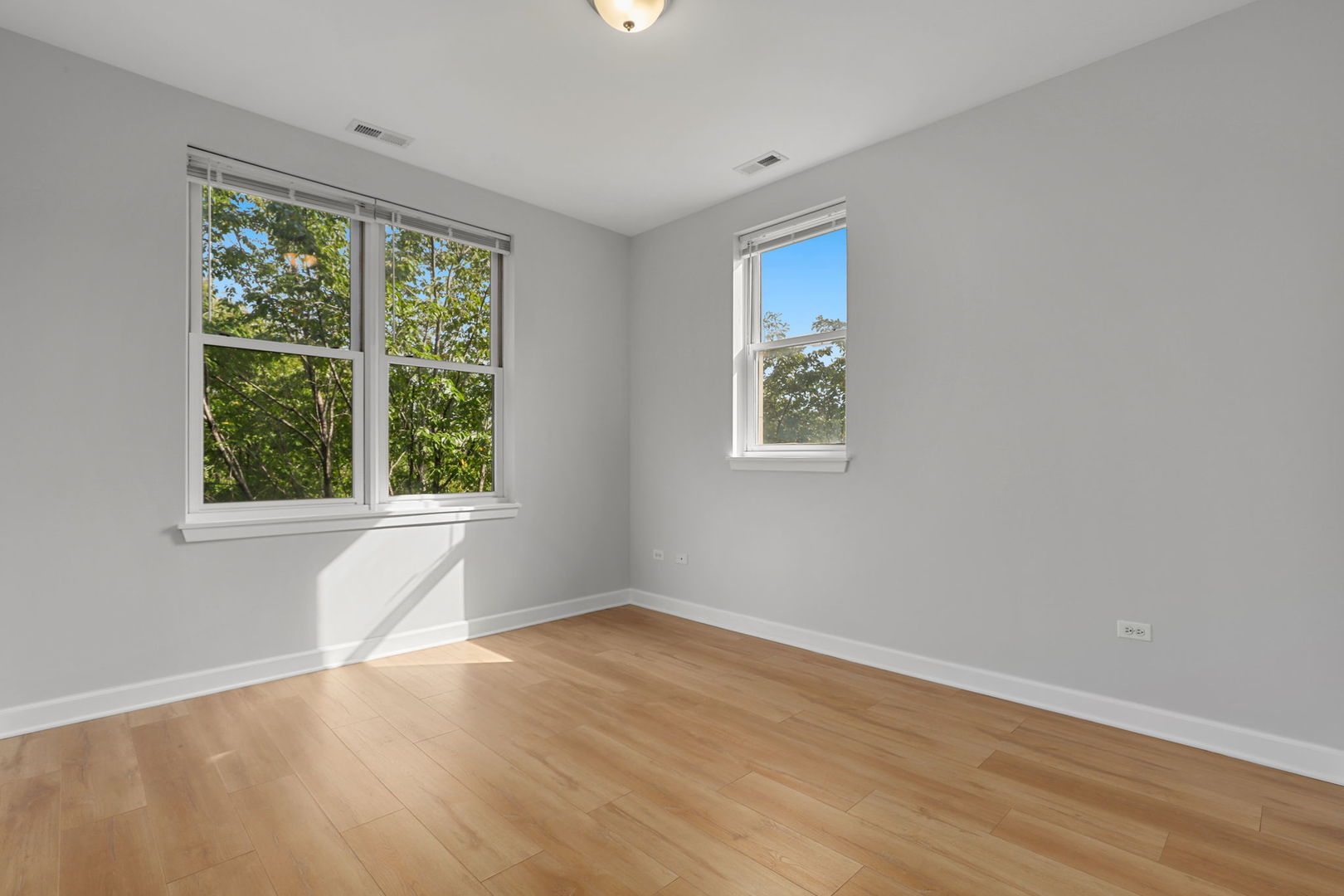 756 West 14th Street, Unit 301 Chicago, IL 60607 - Photo 8 of 17 Gallery Image 8