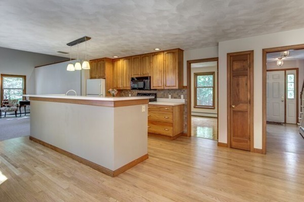 104 Cedarwood Road Boxborough, MA 01719 - Photo 4 of 25 Gallery Image 4