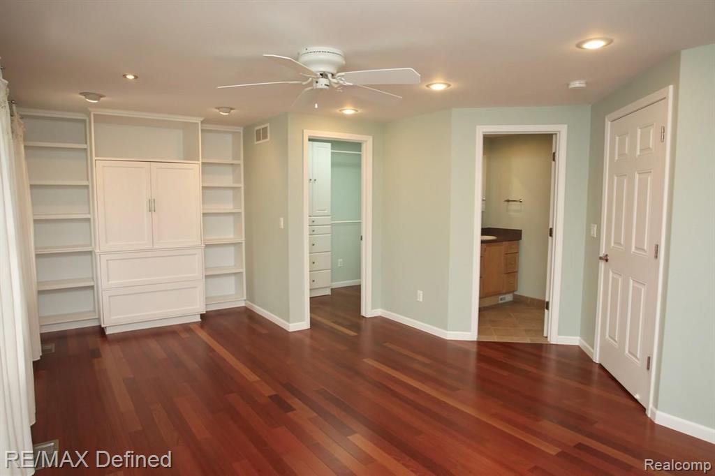943 Downhill Lane Rochester Hills, MI 48307 - Photo 22 of 43
