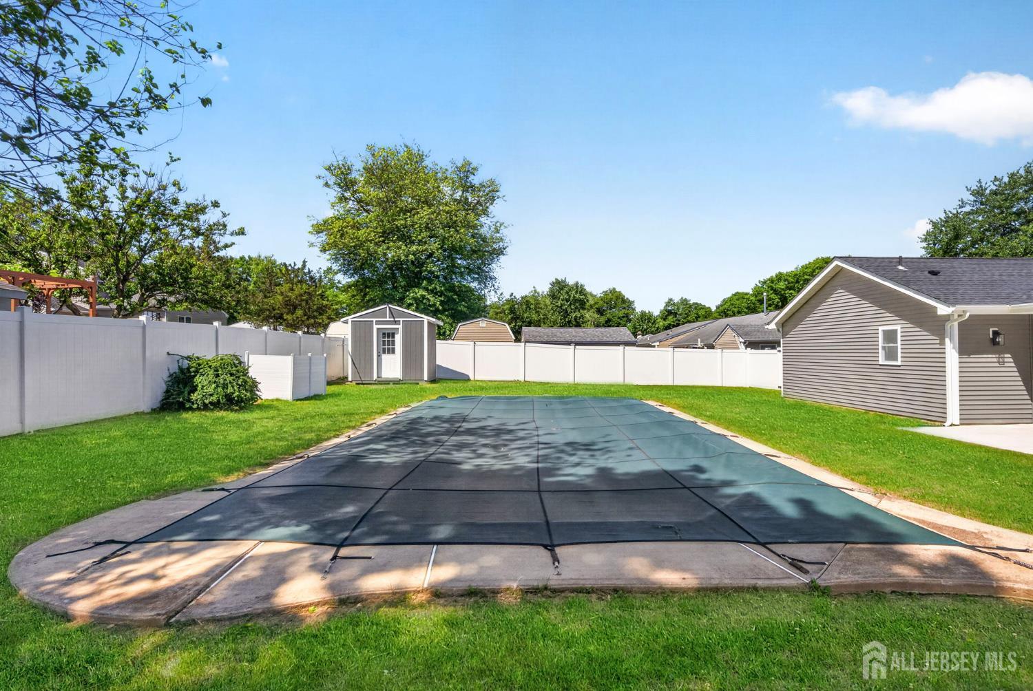 19 Springdale Road Kendall Park, NJ 08824 - Photo 36 of 41