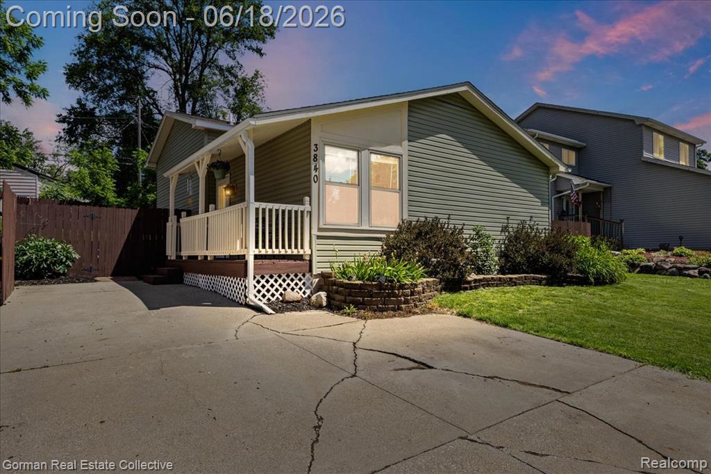 3840 Cass Elizabeth Road Waterford, MI 48328 - Photo 2 of 34