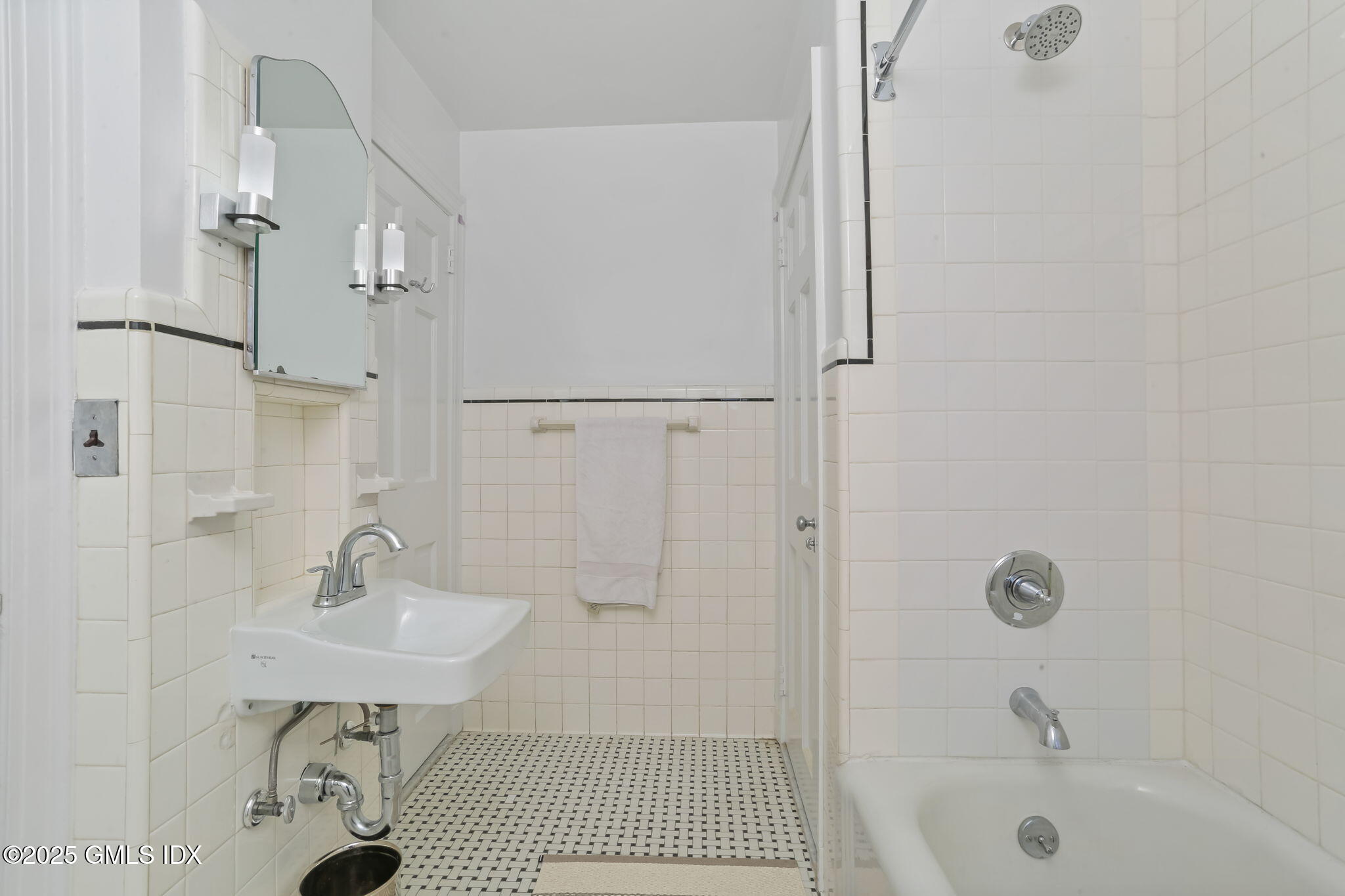 188 Stanwich Road Greenwich, CT 06830 - Photo 31 of 41 53-web-or-mls-188-stanwich-rd