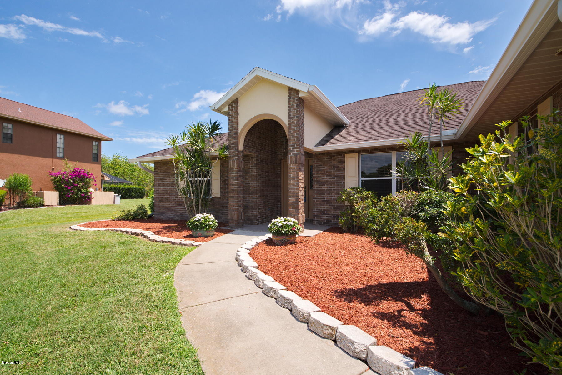 3815 Shady Run Road Melbourne, FL 32934 - Photo 5 of 40 Front Walkway