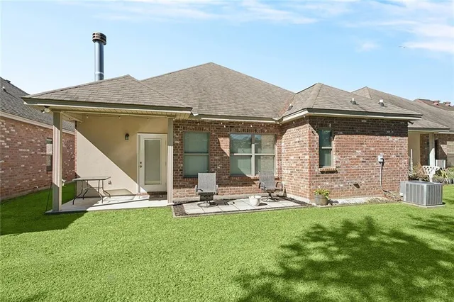$275,000 | 127 Mirabeau Place, Mandeville, LA 70448