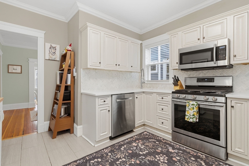 19 Rill Street, Unit 1 Boston, MA 02125 - Photo 4 of 22
