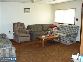 316 Doone Road Fairless Hills, PA 19030 - Photo 10 of 12 Family Room