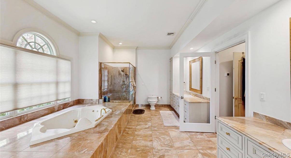 406 Duck Pond Road Locust Valley, NY 11560 - Photo 15 of 30