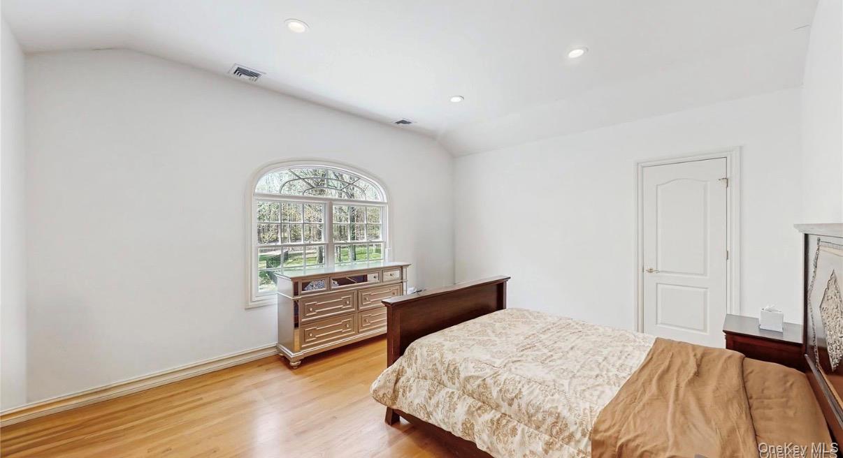 406 Duck Pond Road Locust Valley, NY 11560 - Photo 22 of 30