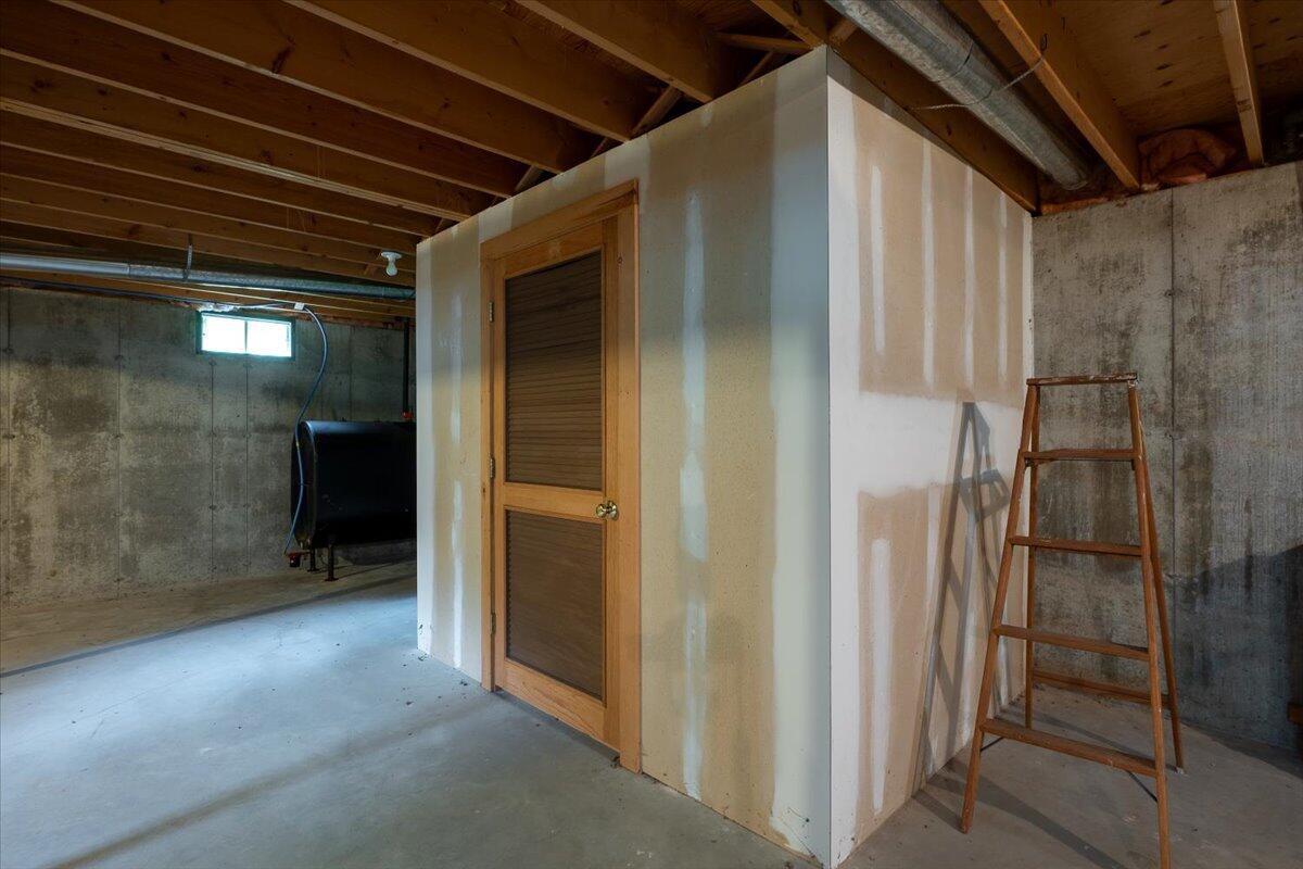 43 Tamarack Lane Cushing, ME 04563 - Photo 41 of 60 36-Tamarack Int-36 - Copy