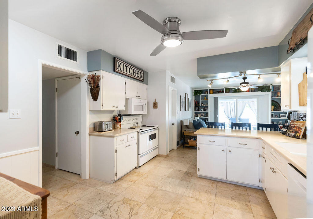 6816 East Coronado Road Scottsdale, AZ 85257 - Photo 8 of 31 24
