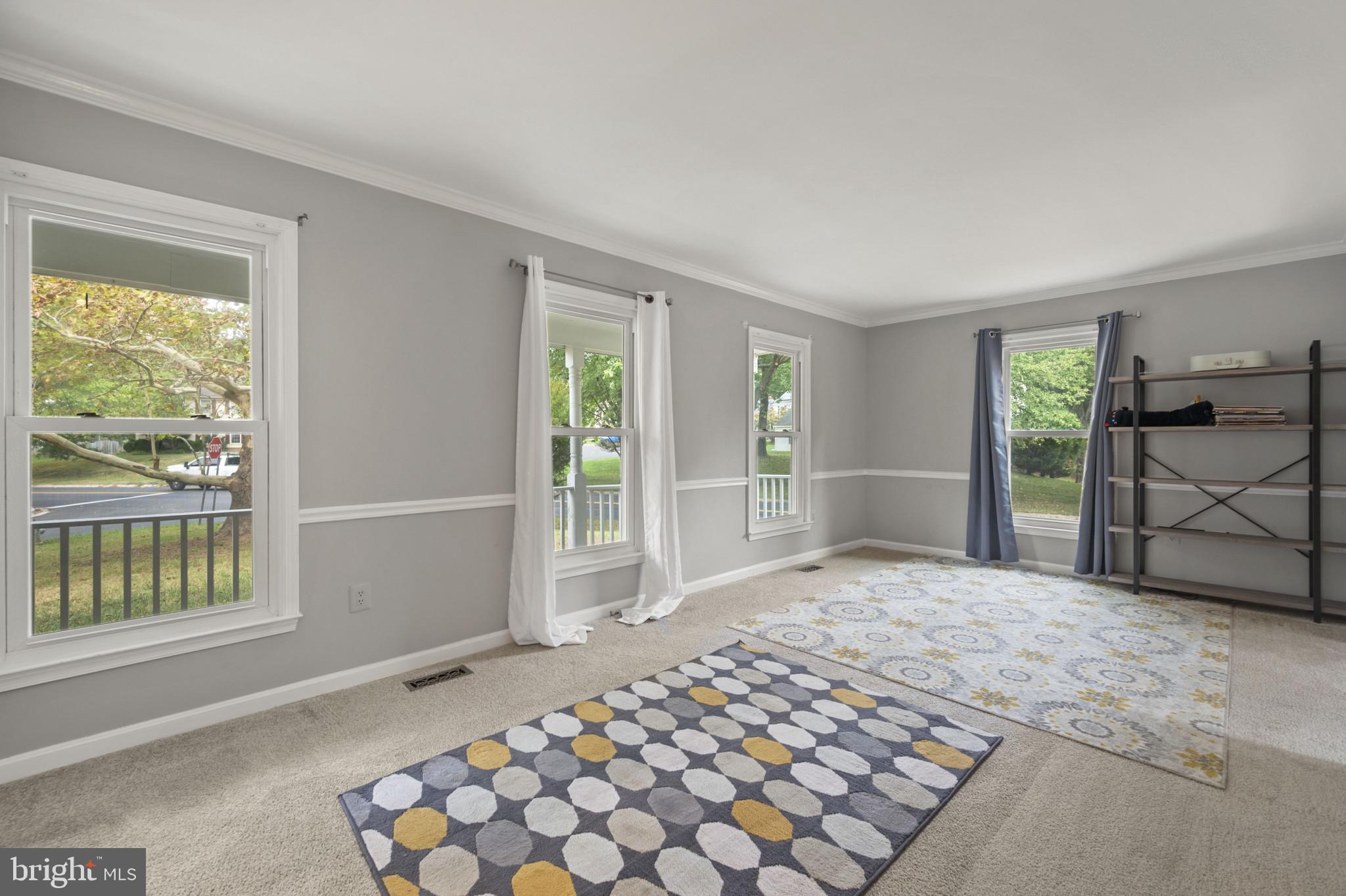 2017 Serpentine Terrace Silver Spring, MD 20904 - Photo 15 of 25 Living Room