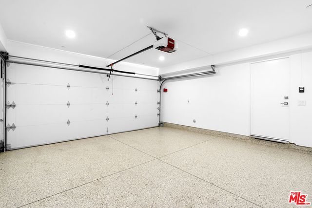 $6,995 | 1232 1/2 North Sycamore Avenue, Los Angeles, CA 90038