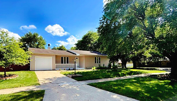 2707 Worcester Drive Champaign, IL 61821 - Photo 4 of 176