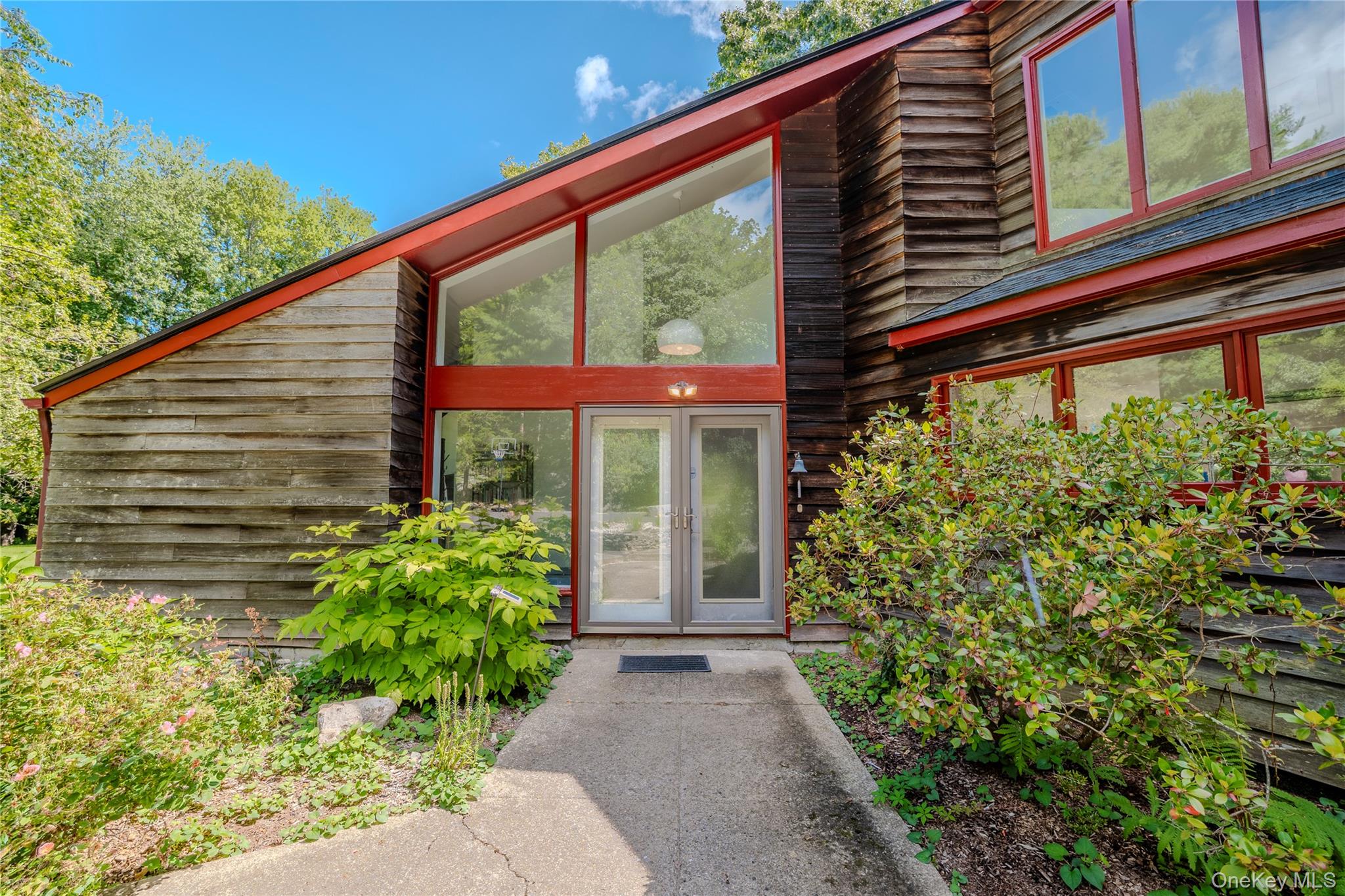 215 Lane Gate Road Cold Spring, NY 10516 - Photo 2 of 42 Gallery Image 2
