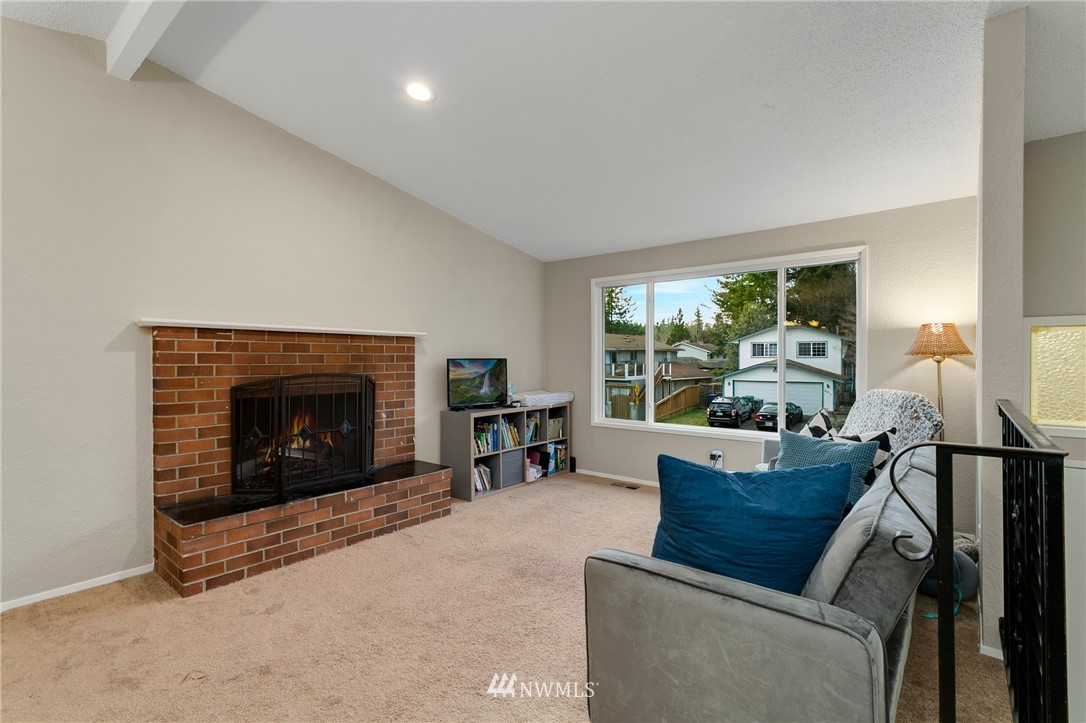2412 171st Place Southeast Bothell, WA 98012 - Photo 2 of 23 Gallery Image 2