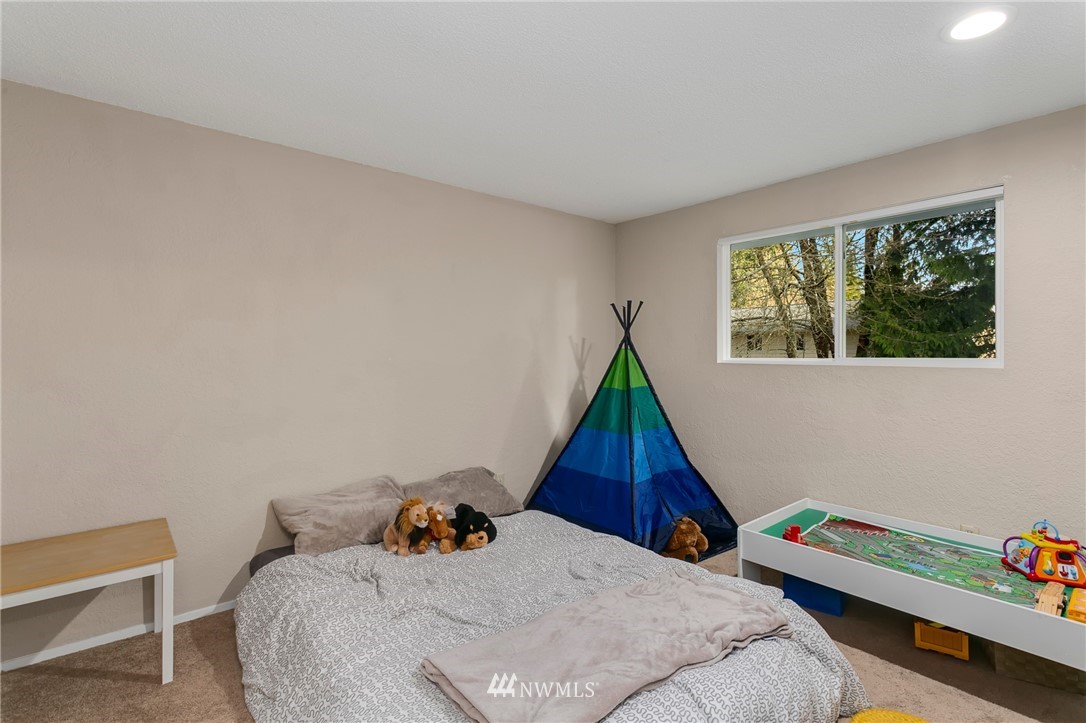2412 171st Place Southeast Bothell, WA 98012 - Photo 11 of 23 Gallery Image 11