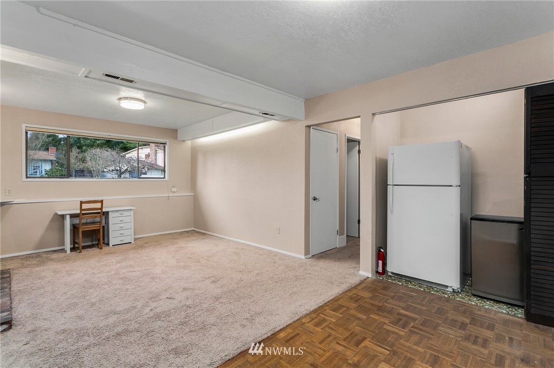 2412 171st Place Southeast Bothell, WA 98012 - Photo 15 of 23 Gallery Image 15