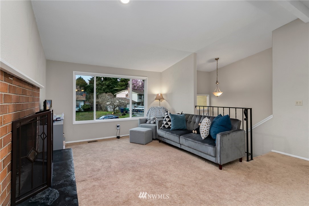 2412 171st Place Southeast Bothell, WA 98012 - Photo 3 of 23 Gallery Image 3