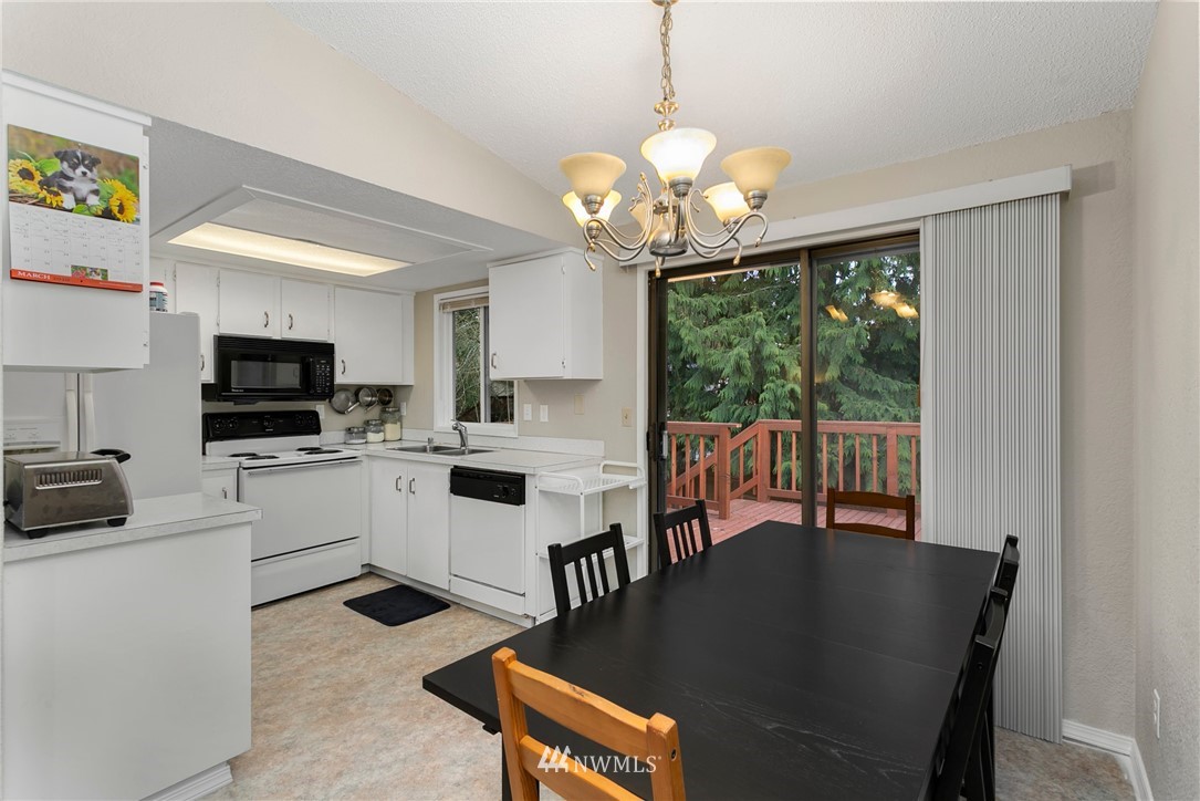 2412 171st Place Southeast Bothell, WA 98012 - Photo 7 of 23 Gallery Image 7
