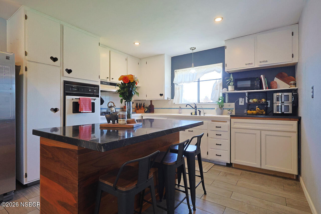 855 Crescent Avenue Santa Maria, CA 93455 - Photo 9 of 22 Kitchen 2-2
