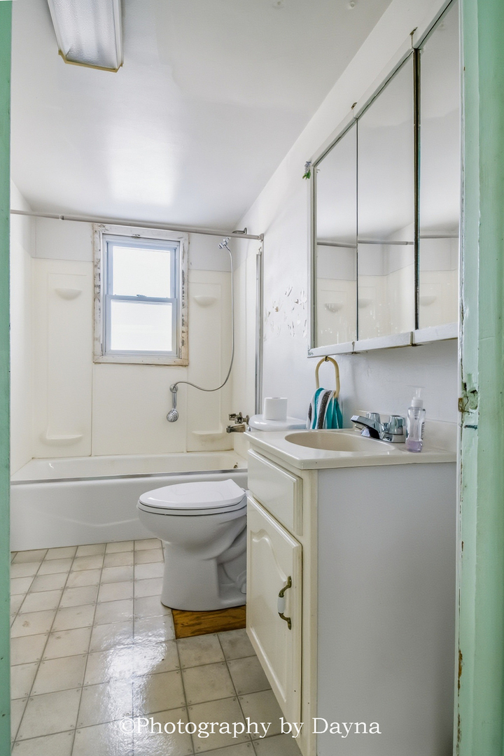 6045 East 2250S Road St. Anne, IL 60964 - Photo 13 of 27