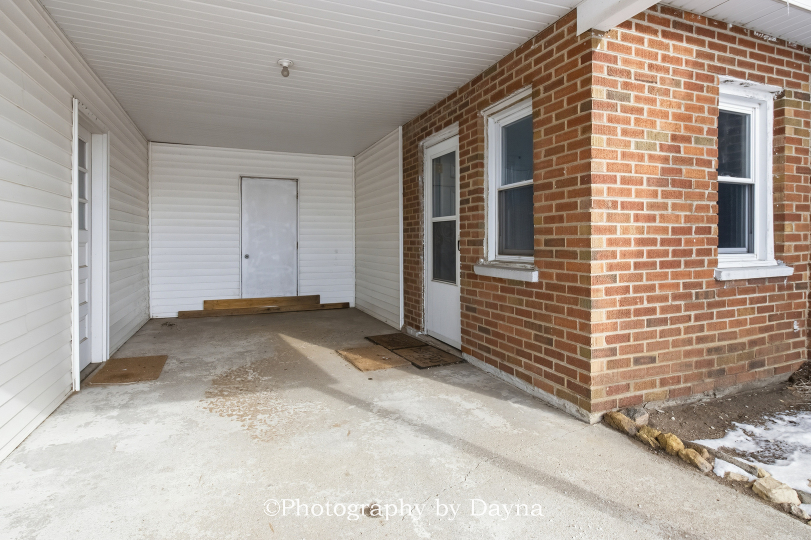 6045 East 2250S Road St. Anne, IL 60964 - Photo 2 of 27