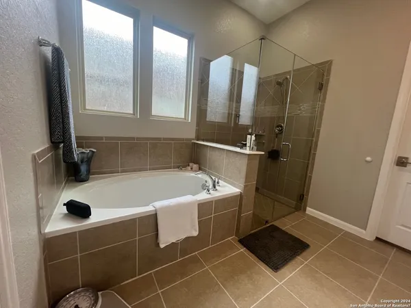 $2,700 | 8224 Limerick Falls, San Antonio, TX 78253
