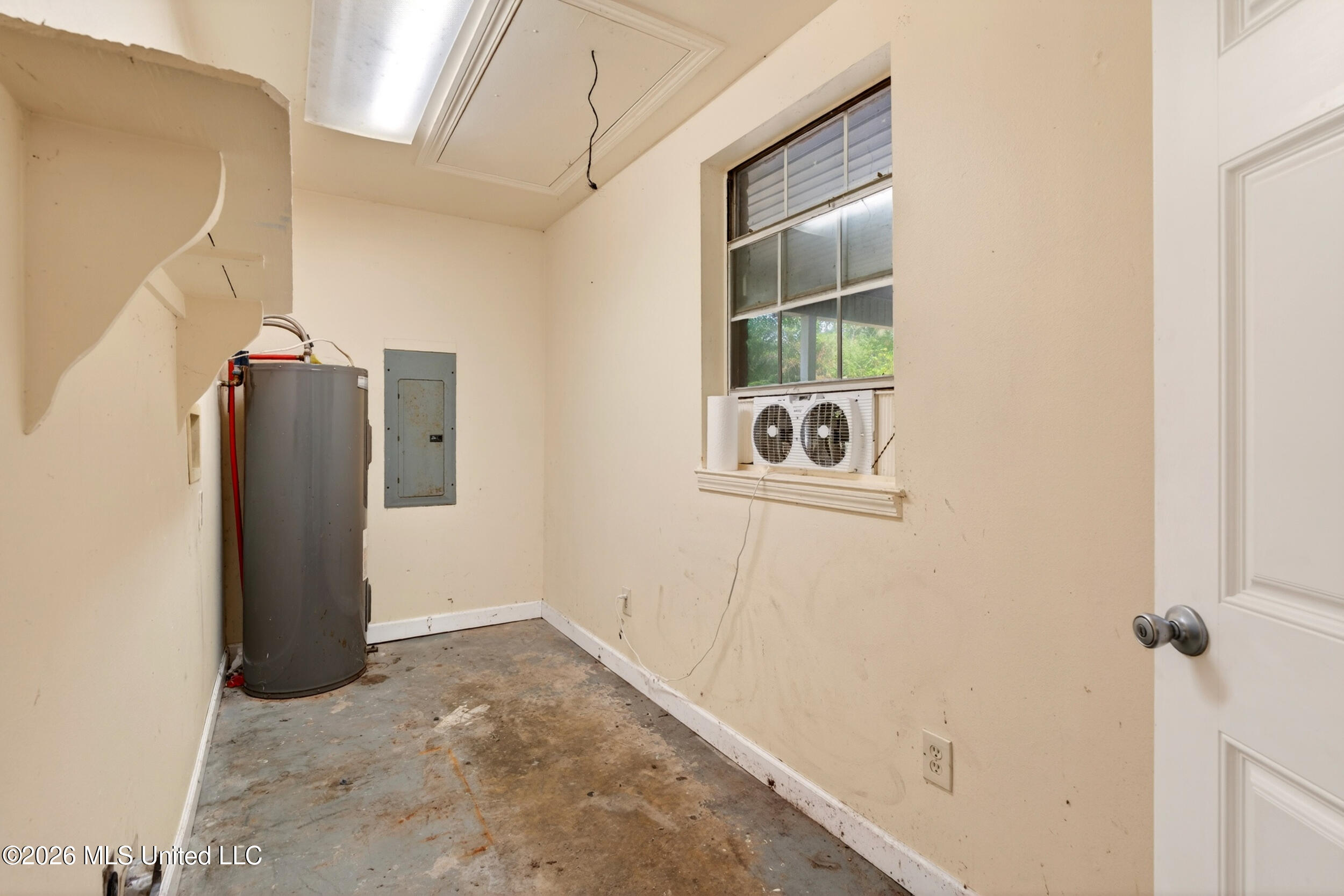 43 Alan Road Carriere, MS 39426 - Photo 35 of 51 44_laundry